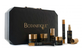 BTQ - Set - Gold Era 24k Suitcase - Facial serum, Moisturizing cream, Facial mask, Eye serum, Eye cream, 3 Sheet Masks.